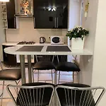 Naukova Street Apartment *