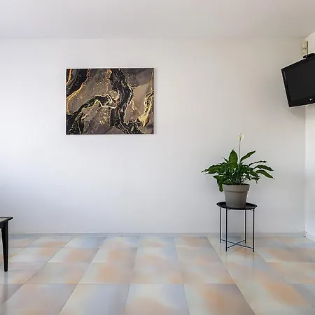 Apartment Naukova Street Lviv